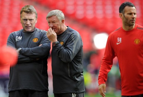 Fergie Teaching Moyes How To Be A Complete Bastard